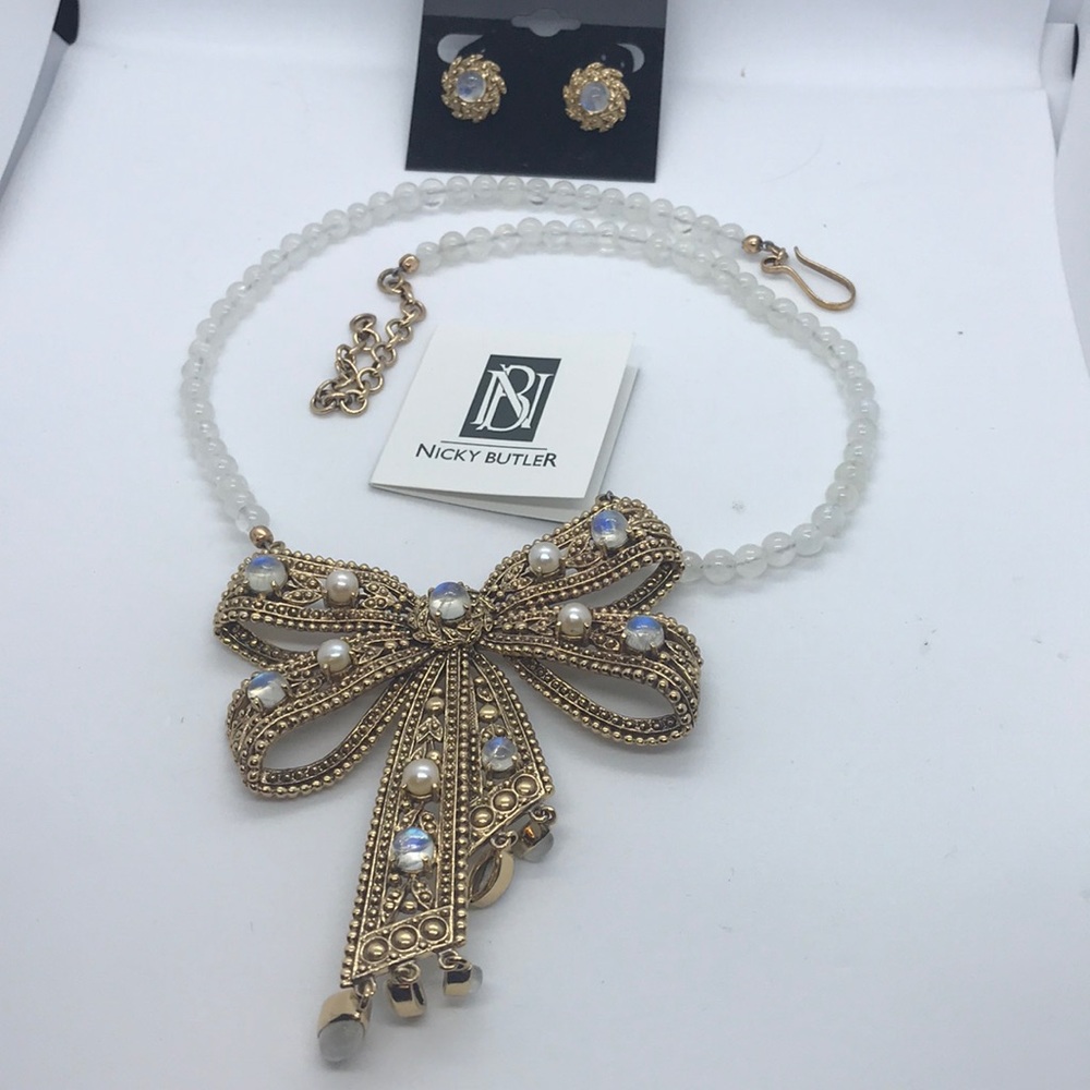 Nicky Butler moonstone & pearl bow  necklace set